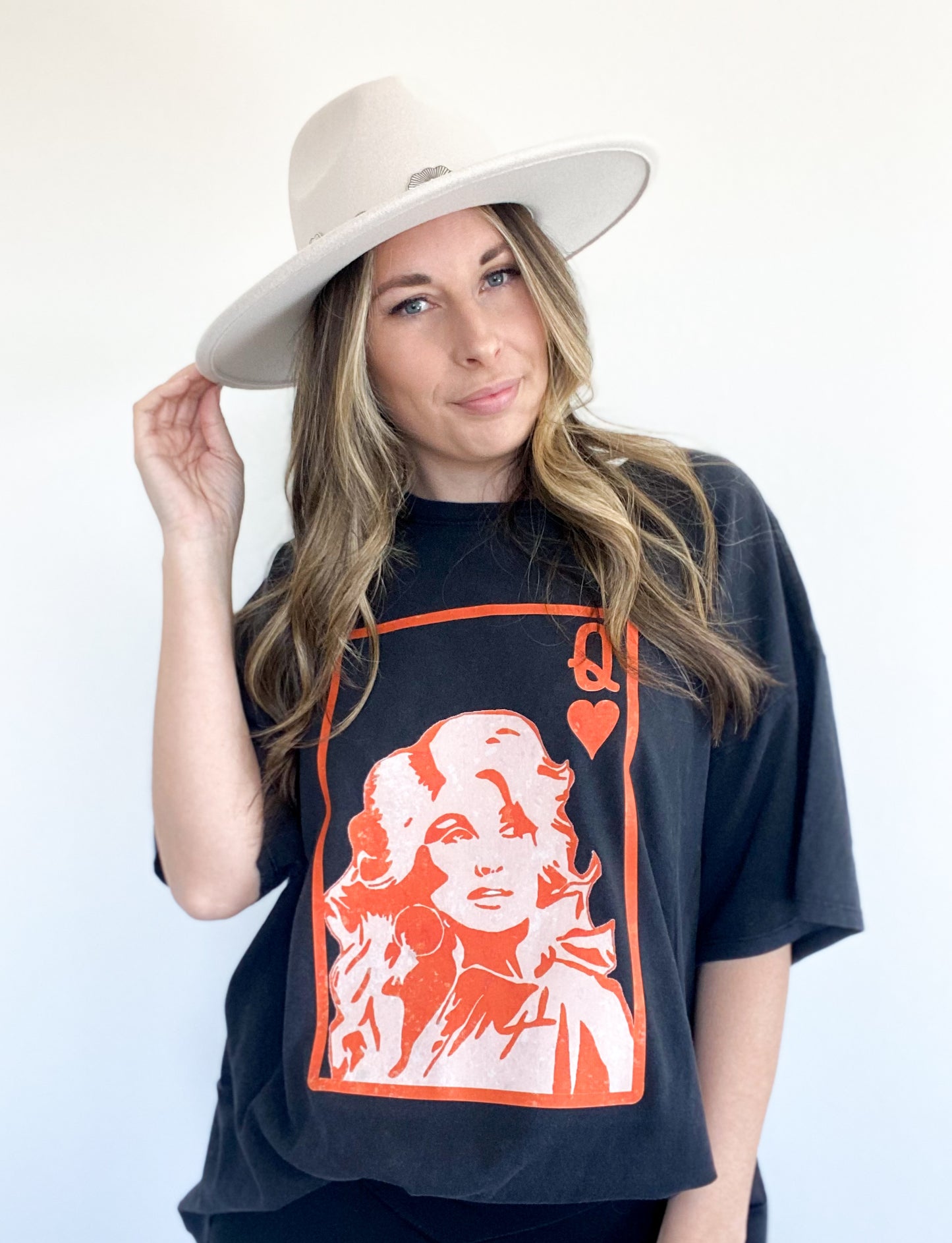 Queen Dolly Graphic T-Shirt