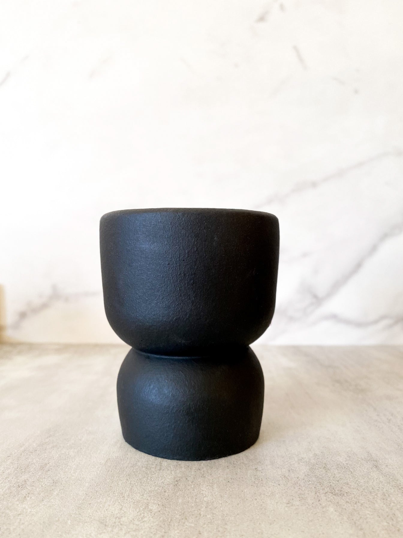 Pedestal Candle Vessel Noir