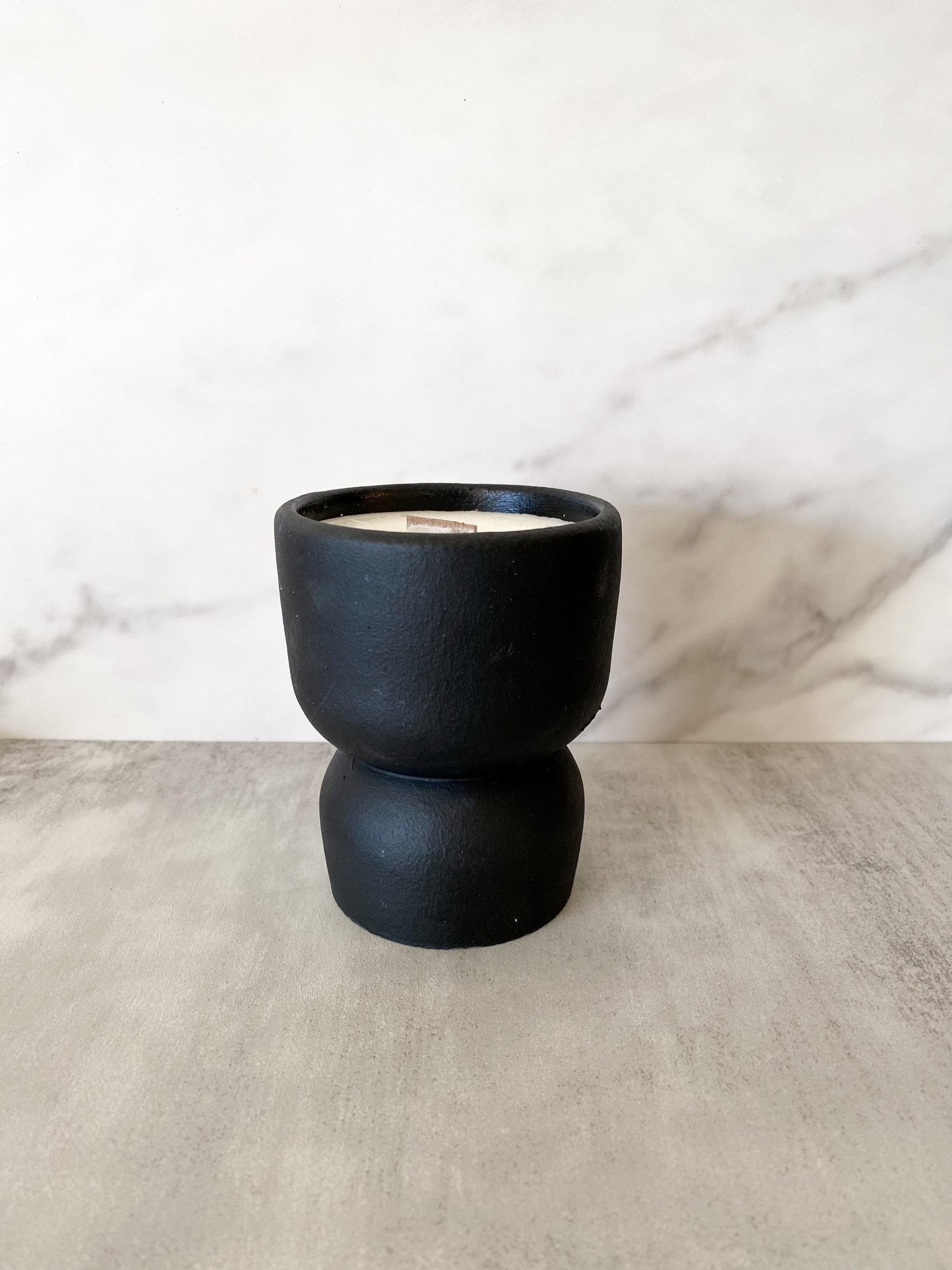 Pedestal Candle Vessel Noir