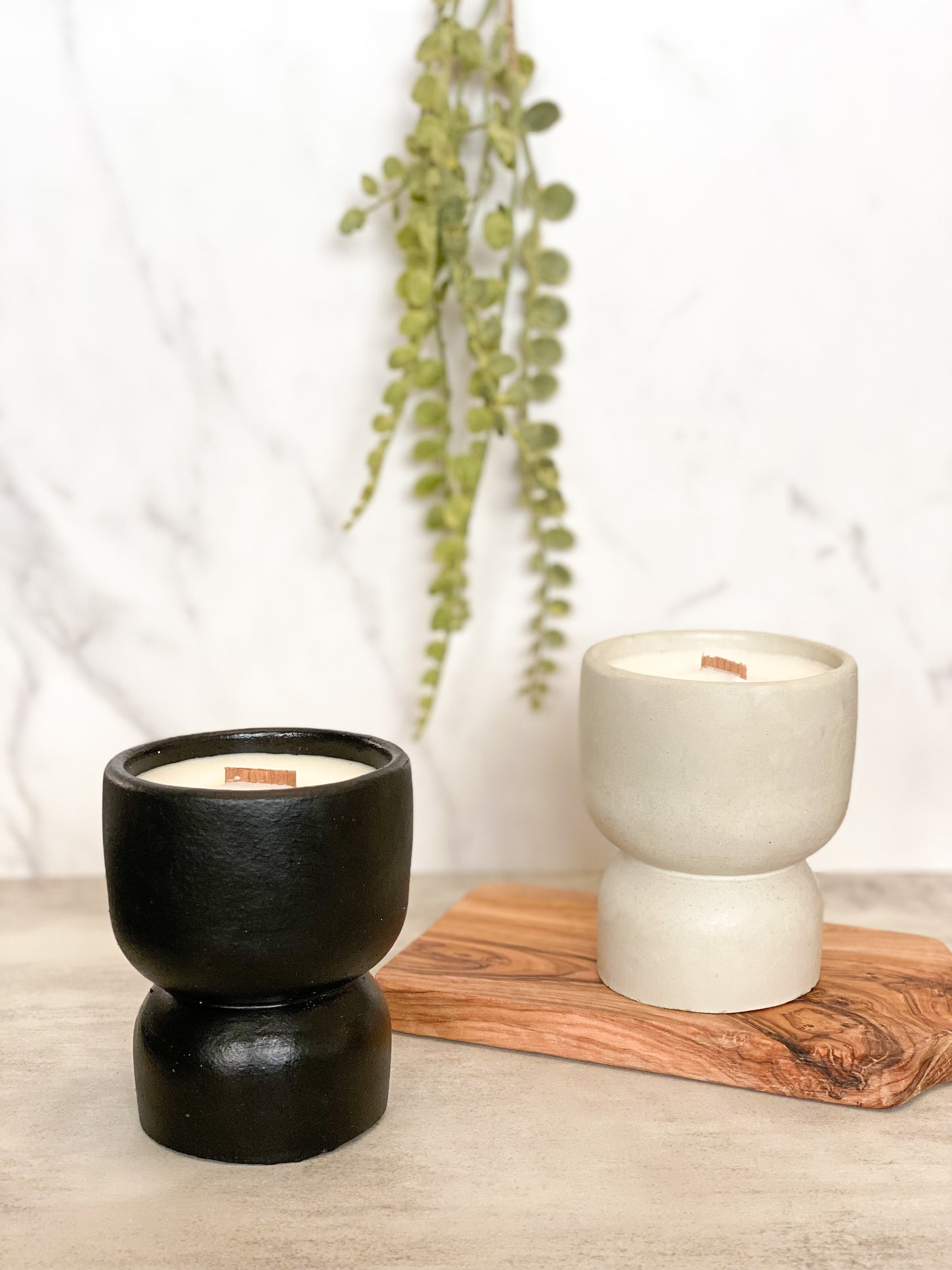 Pedestal Candle Vessel Noir